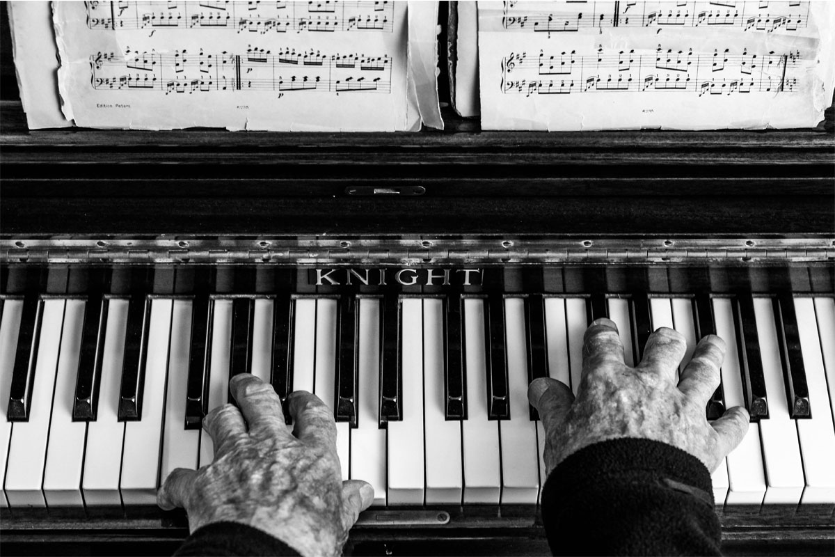 piano-ology-how-to-study-practice-the-proper-mindset-featured-photo-by-fanny-Renaud-on-unsplash